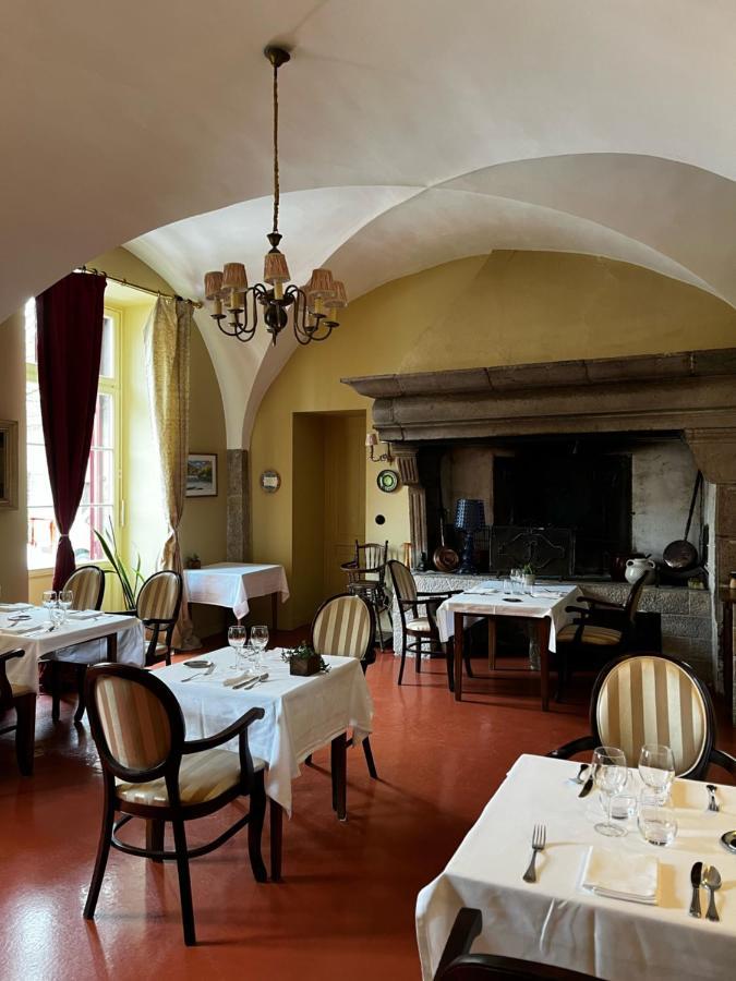 Hotel Restaurant Chez Gervais Quingey Exterior photo